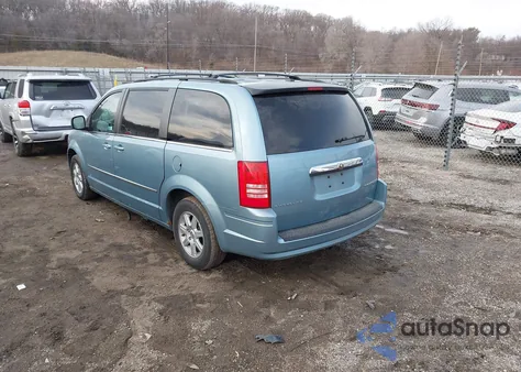 2010 Chrysler Town & Country Touring from USA, damaged, VIN 2A4RR5D1XAR441858